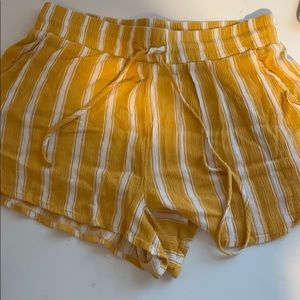 FLOWY FOREVER 21 SHORTS